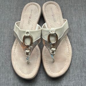 Bandolino sandals - crème colored slightly used